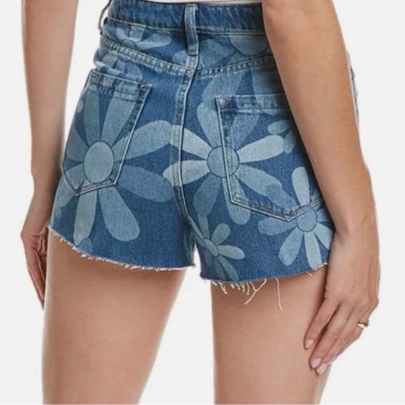 💙 NWT! Blank NYC Flower High Rise Shorts - Picture 4 of 11